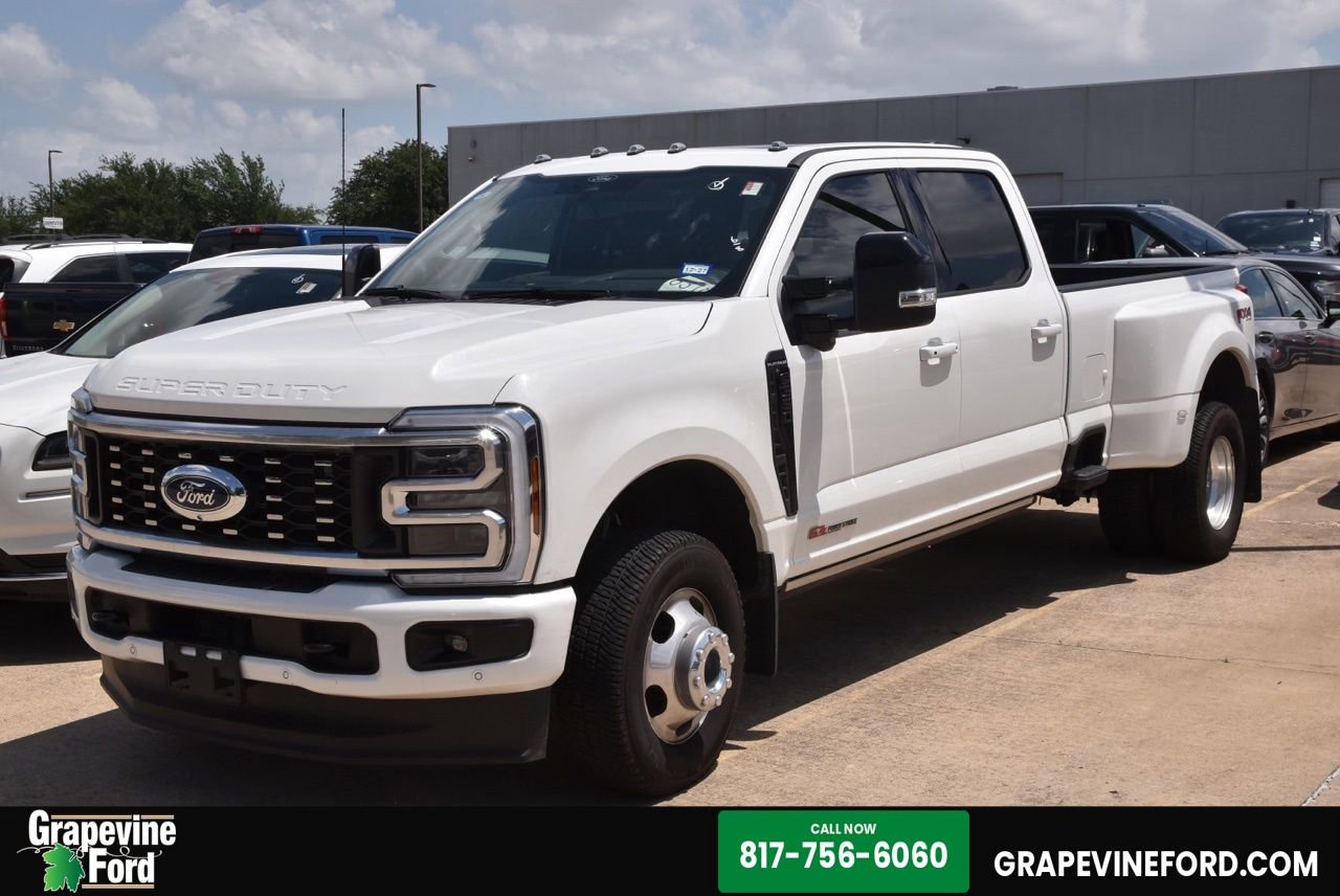 Used 2026 Ford F350 Platinum AWD/4WD image 1