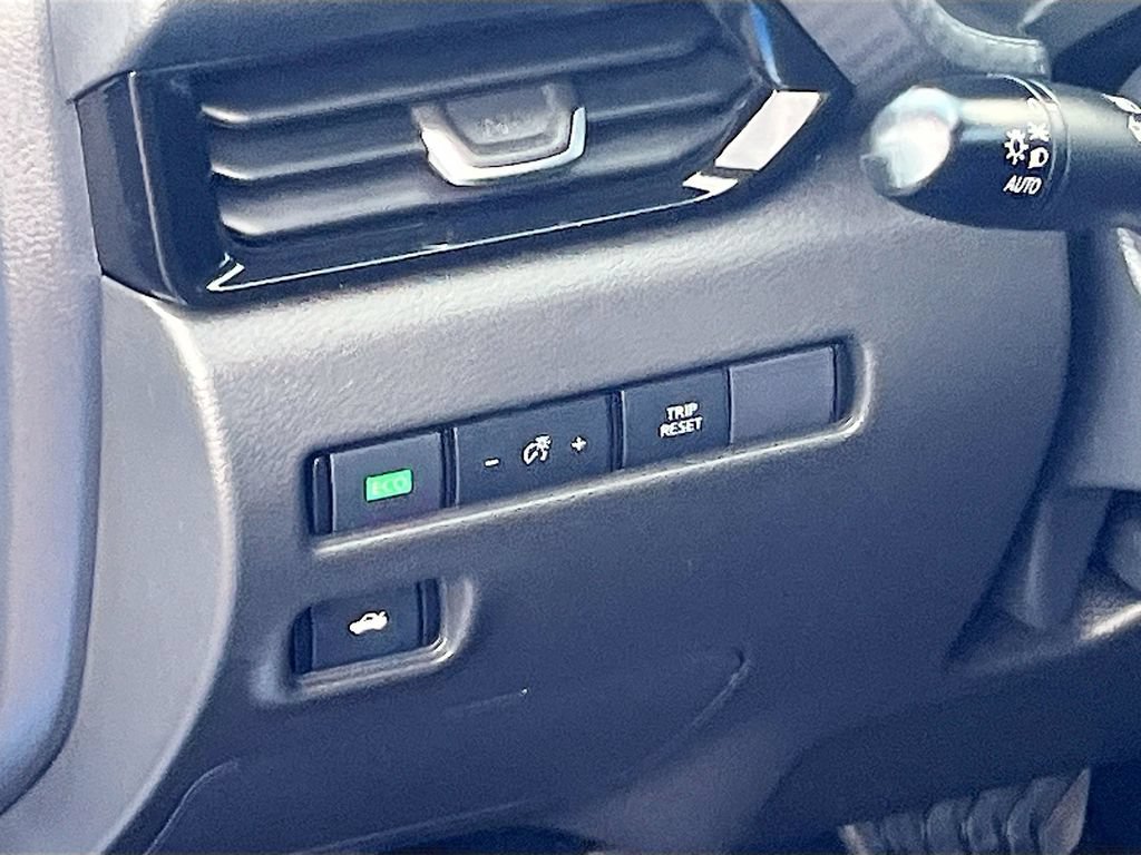 Used 2025 Nissan Sentra SV FWD image 10