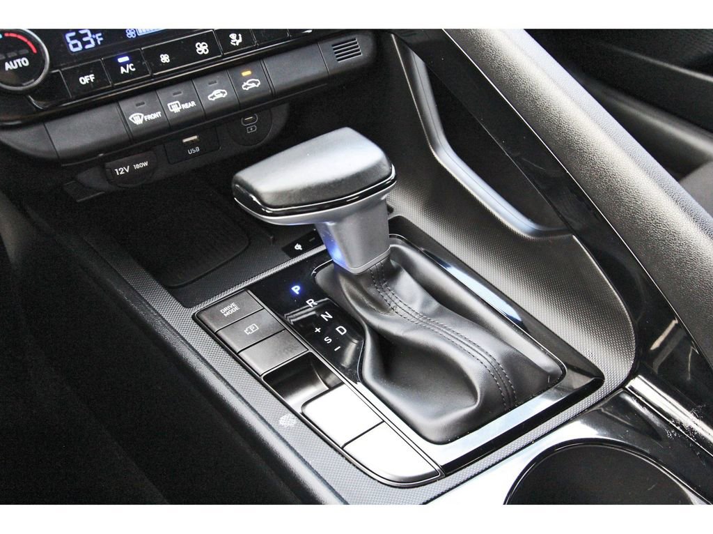 Certified 2025 Hyundai Elantra SEL image 29