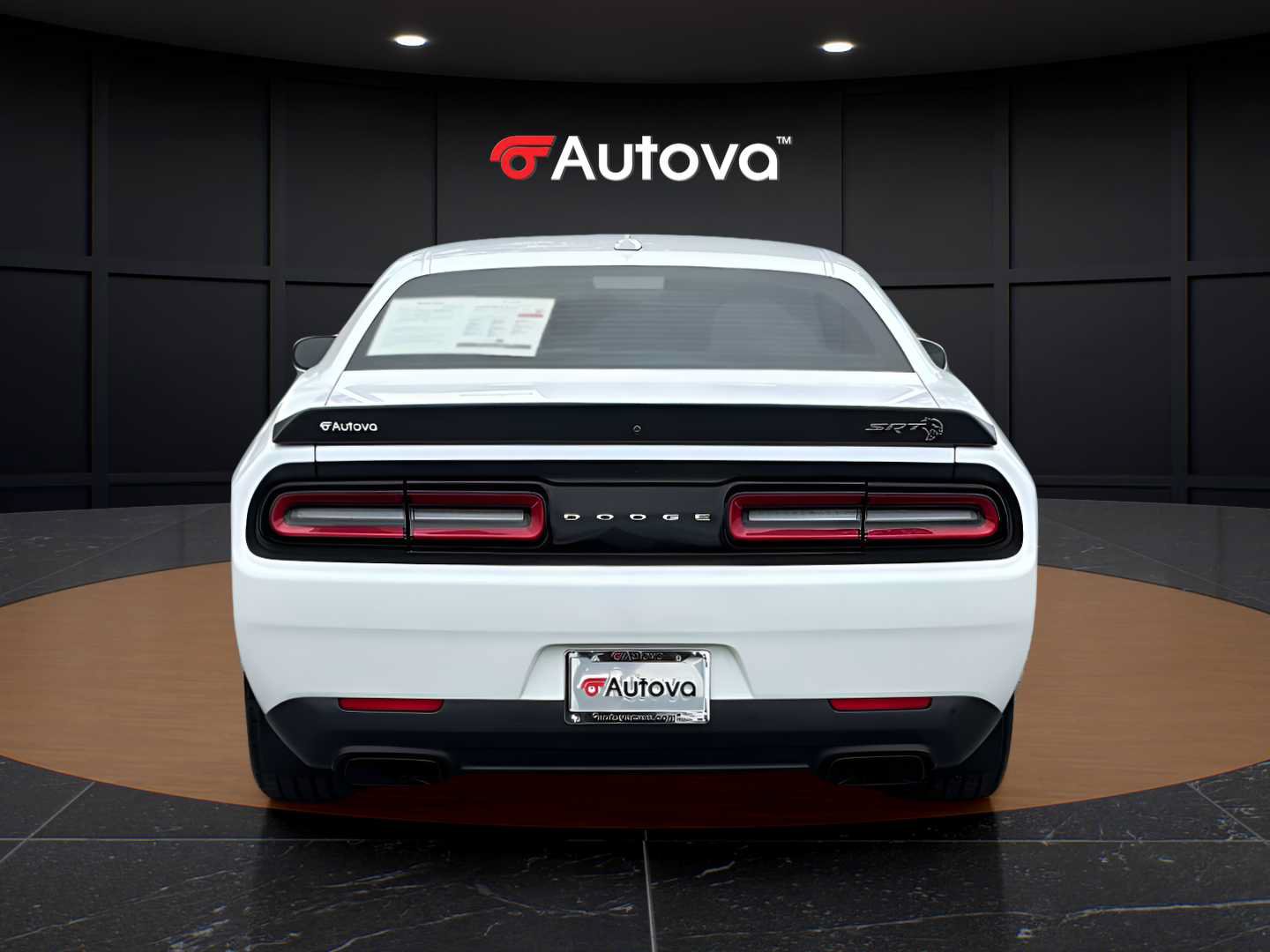 Used 2018 Dodge Challenger SRT Hellcat RWD image 4