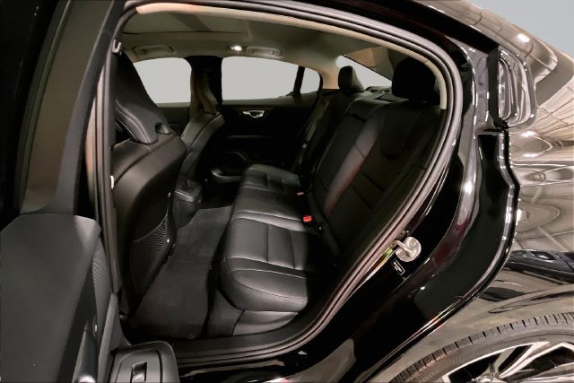Used 2024 Volvo S60 B5 Plus FWD image 28