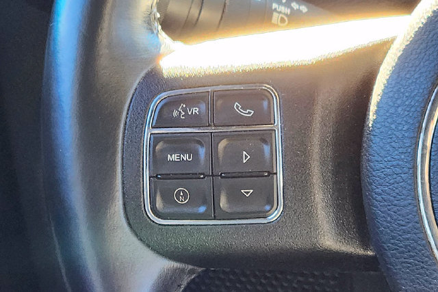 Used 2017 Jeep Wrangler Unlimited Sahara w/ Connectivity Group AWD/4WD image 12