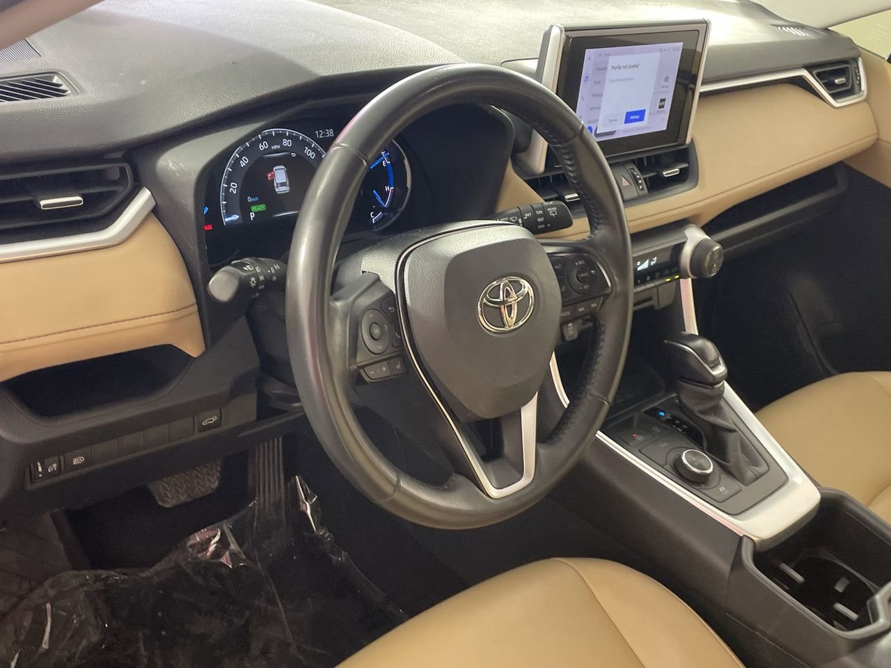 Used 2023 Toyota RAV4 XLE Premium image 11