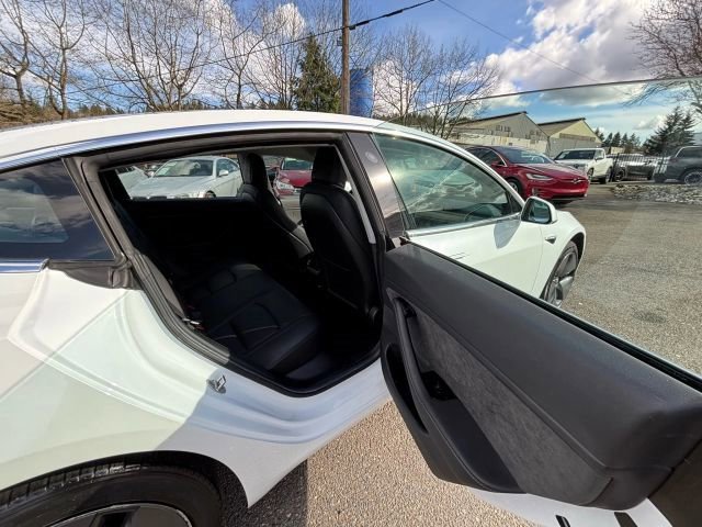 Used 2018 Tesla Model 3 Long Range image 18
