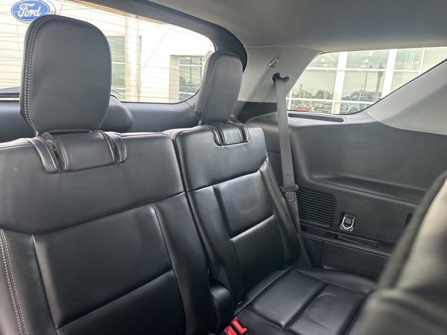 Used 2023 Ford Explorer XLT w/ Equipment Group 202A RWD image 11
