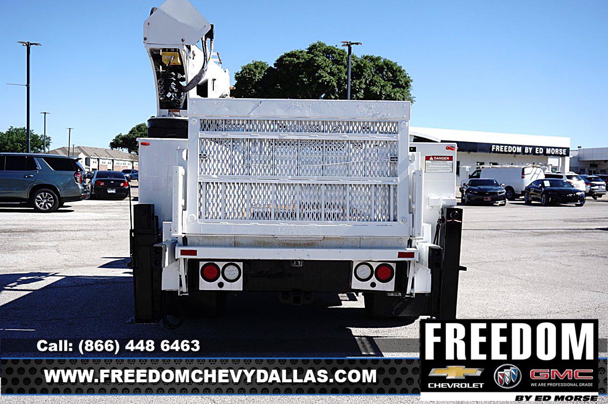 Used 2015 Ford F550 4x4 Regular Cab Super Duty image 6