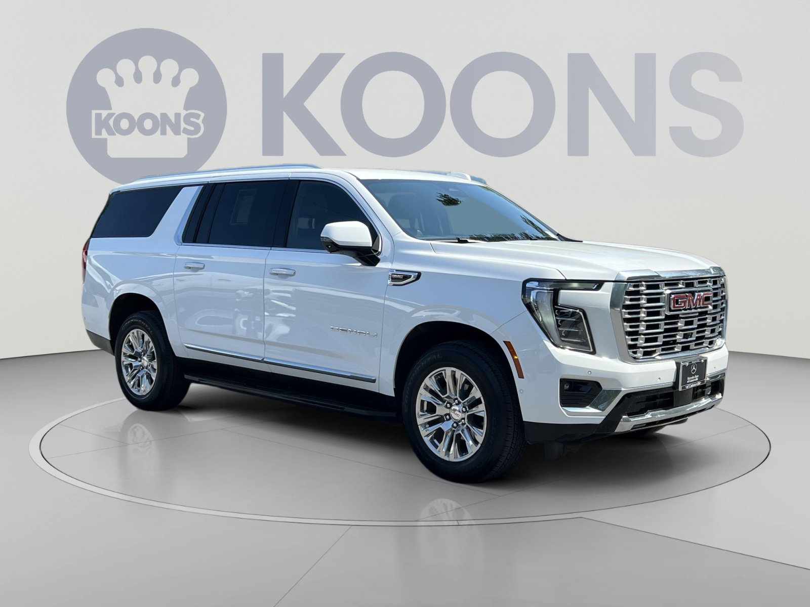 Used 2025 GMC Yukon XL Denali AWD/4WD image 2