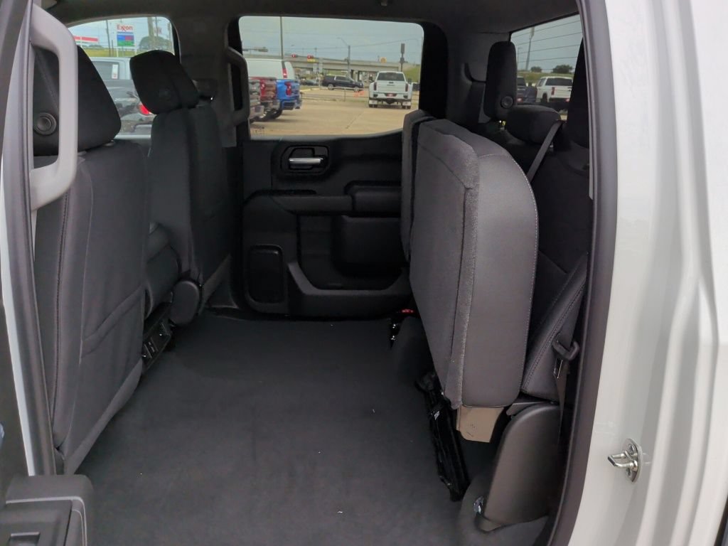 New 2026 Chevrolet Silverado 1500 Custom w/ LPO, Dark Essentials Package RWD image 31