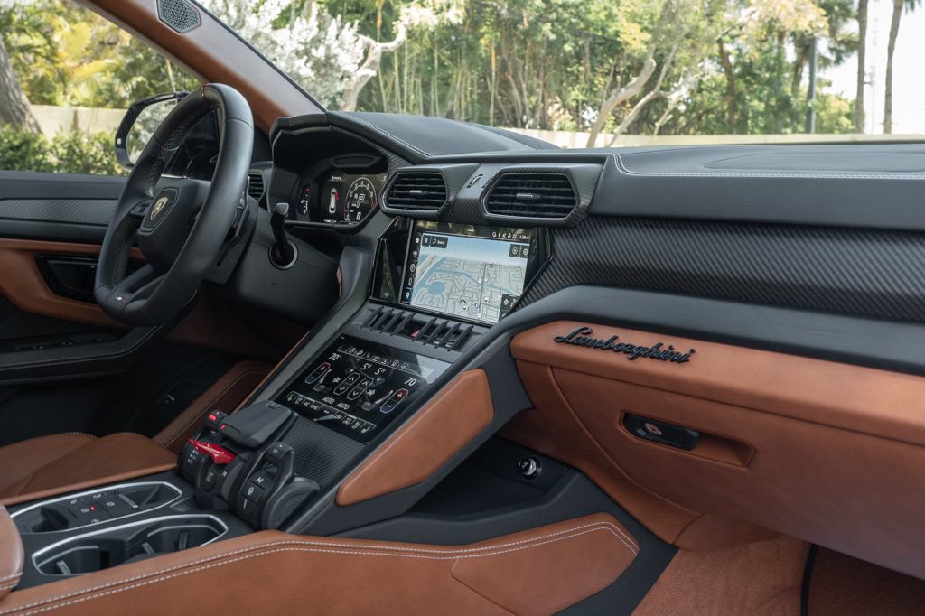 Used 2023 Lamborghini Urus S AWD/4WD image 28
