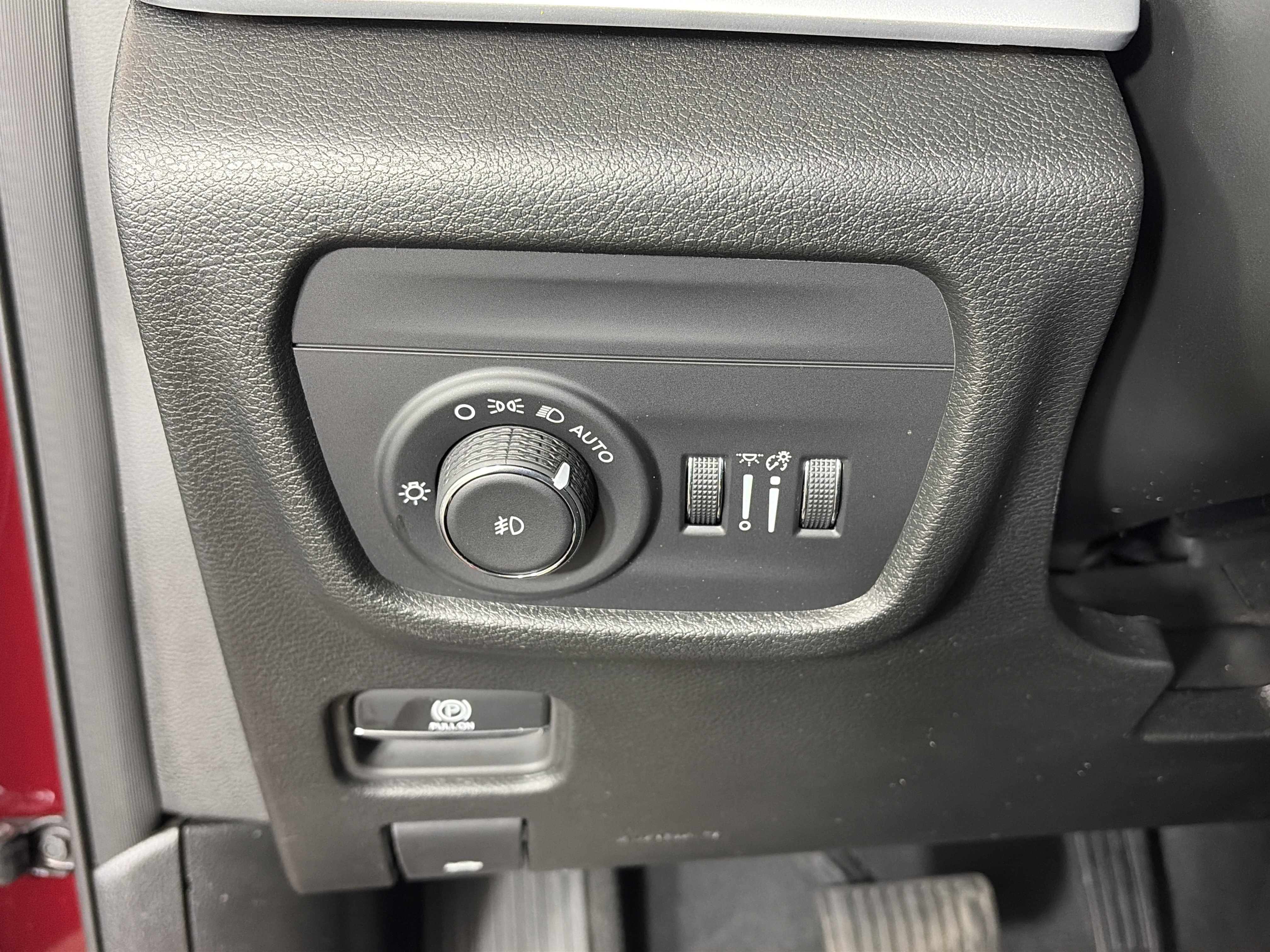 Used 2025 Jeep Grand Cherokee L Limited w/ Black Appearance Package image 31