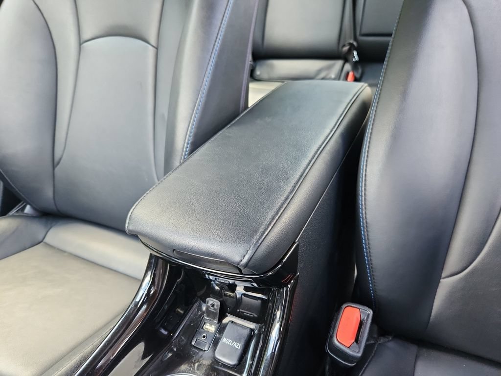 Used 2016 Toyota Prius Three Touring FWD image 29