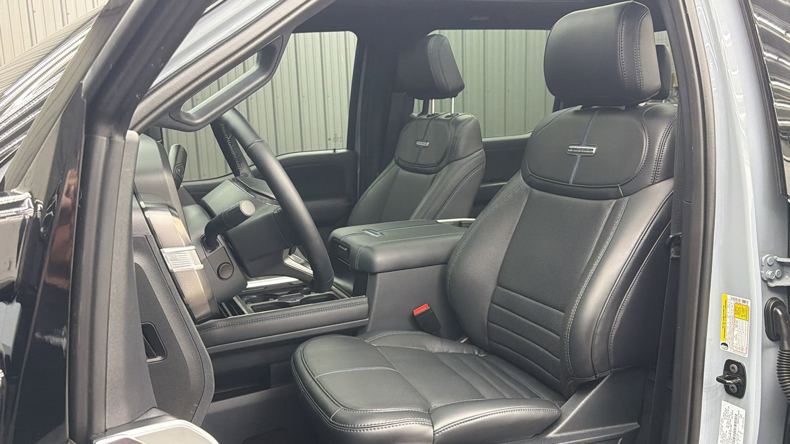 Used 2026 Ford F450 Platinum w/ FX4 Off-Road Package image 35
