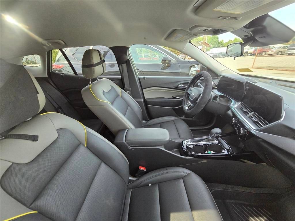 Used 2025 Chevrolet Trax ACTIV w/ Driver Confidence Package FWD image 8