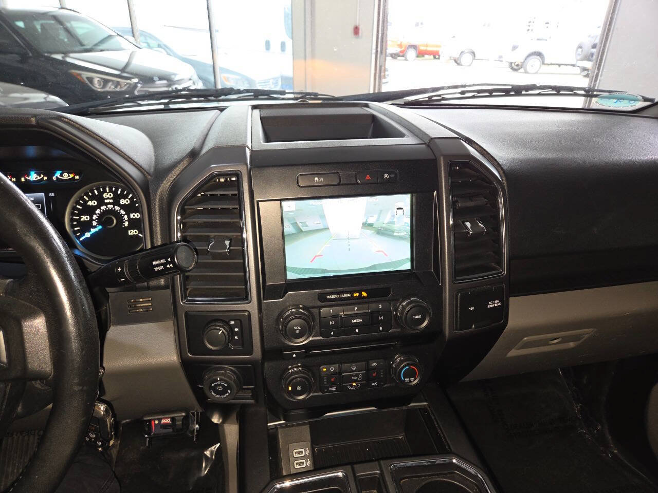 Used 2017 Ford F150 XLT w/ Equipment Group 302A Luxury AWD/4WD image 36