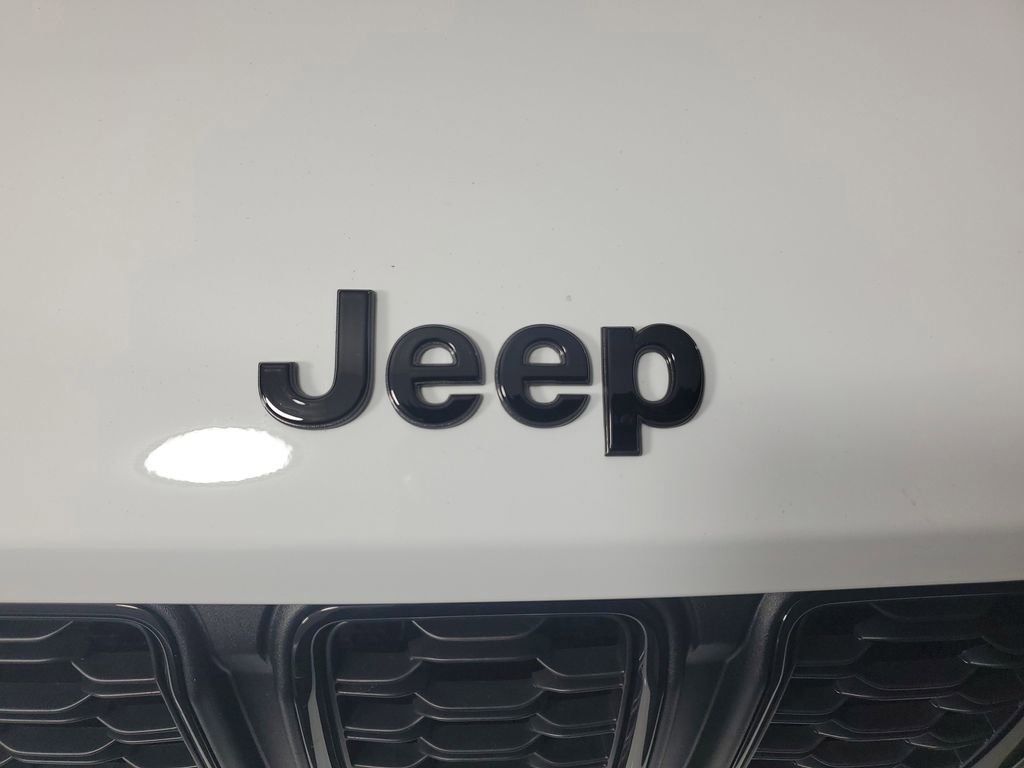 New 2025 Jeep Grand Cherokee L Limited image 10