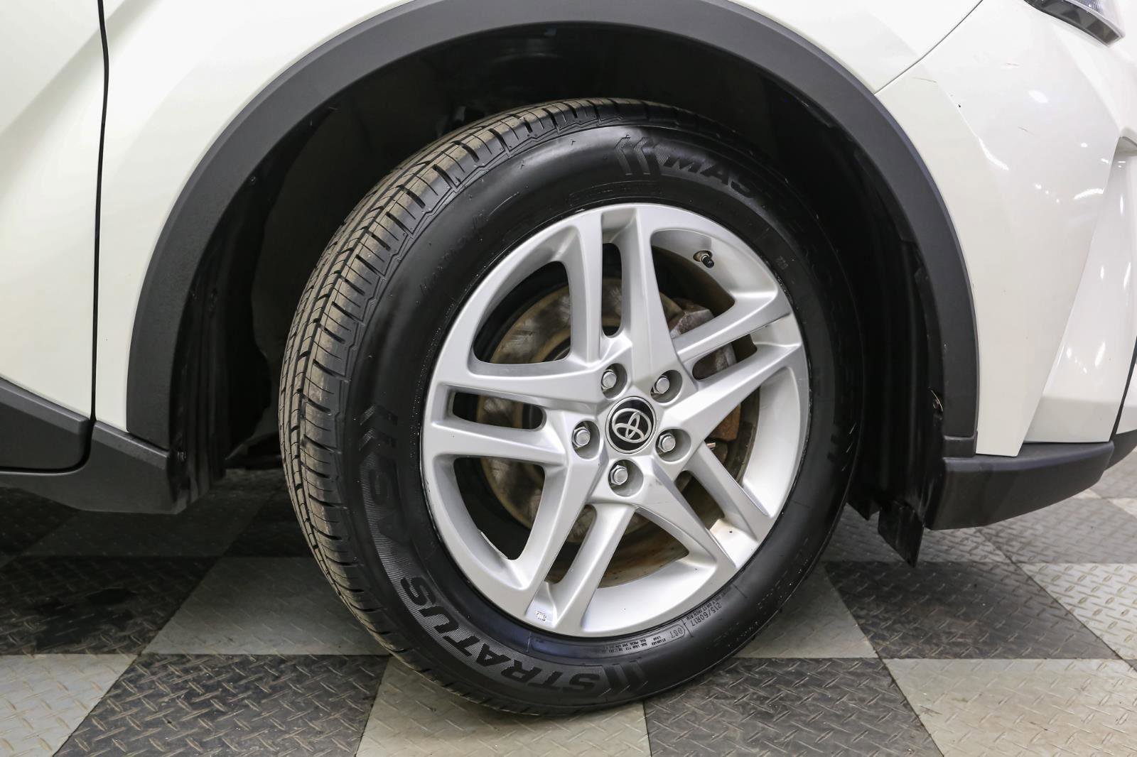 Used 2021 Toyota C-HR LE image 15