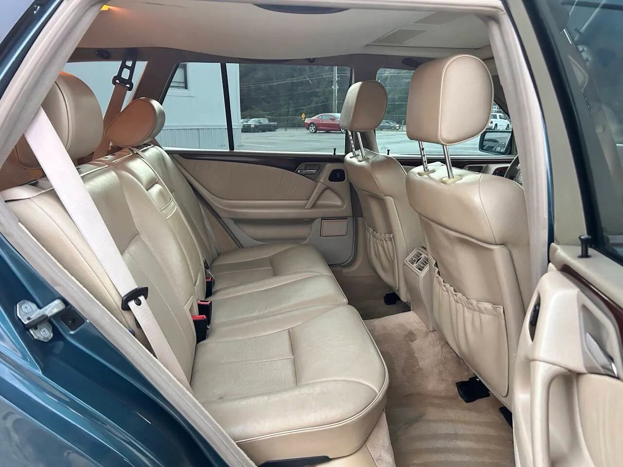 Used 1999 Mercedes-Benz E 320 4MATIC Wagon image 12