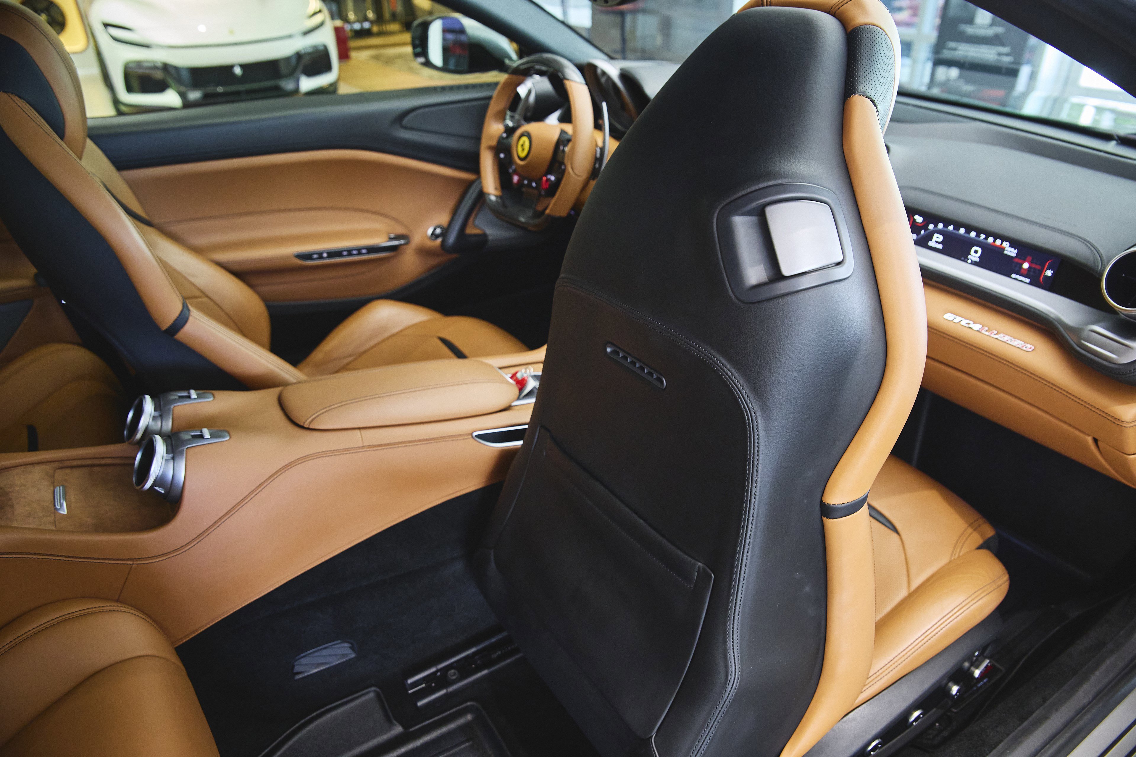 Used 2018 Ferrari GTC4Lusso image 30