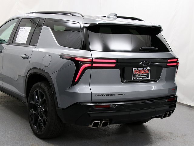 Certified 2024 Chevrolet Traverse RS w/ LPO, Floor Liner Package image 7