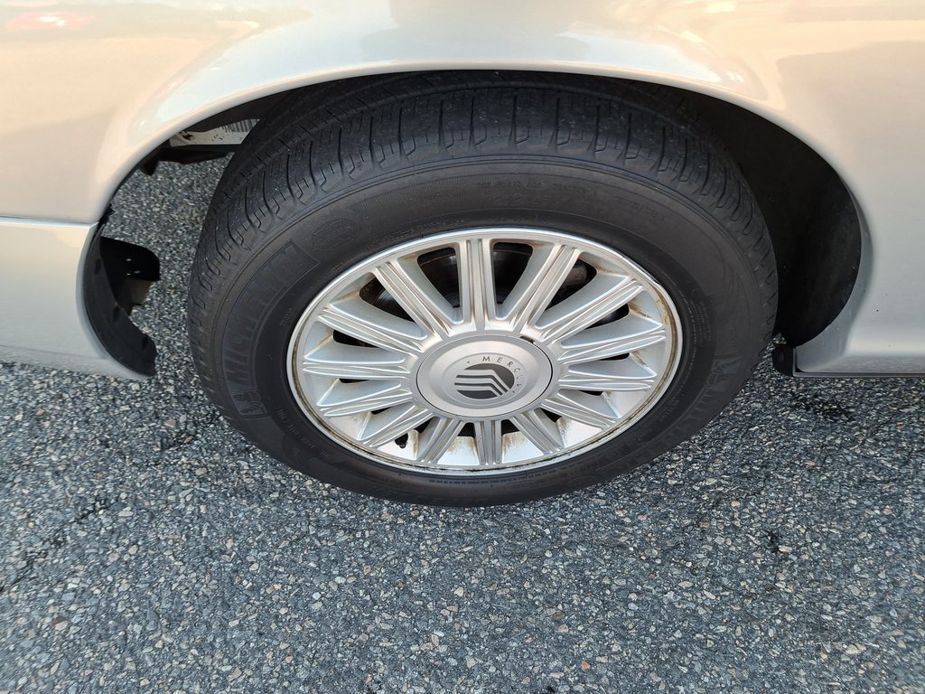 Used 2009 Mercury Grand Marquis LS image 24