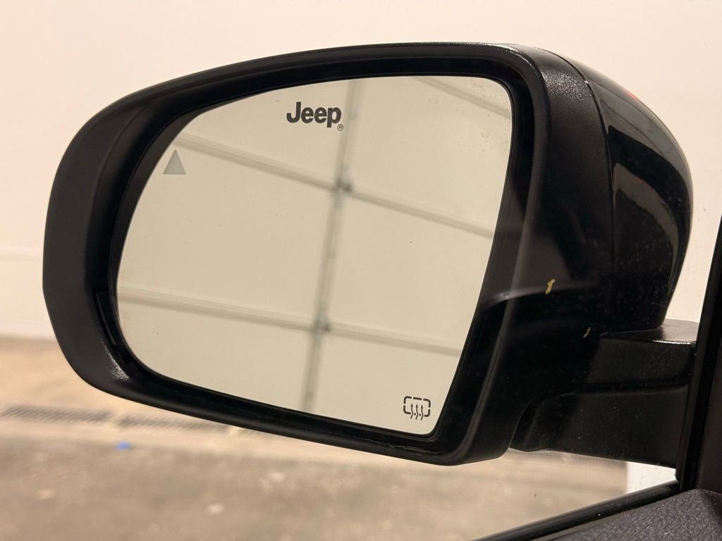 Used 2025 Jeep Compass Limited AWD/4WD image 12