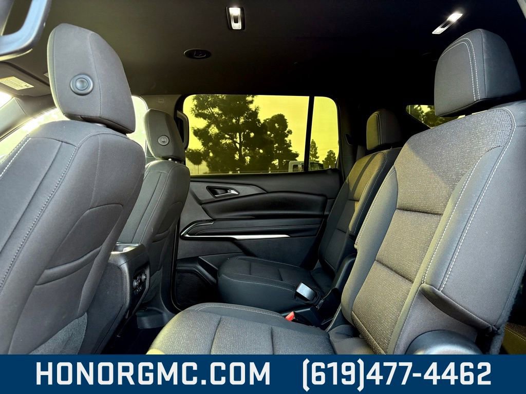 Used 2024 Chevrolet Traverse LT image 17