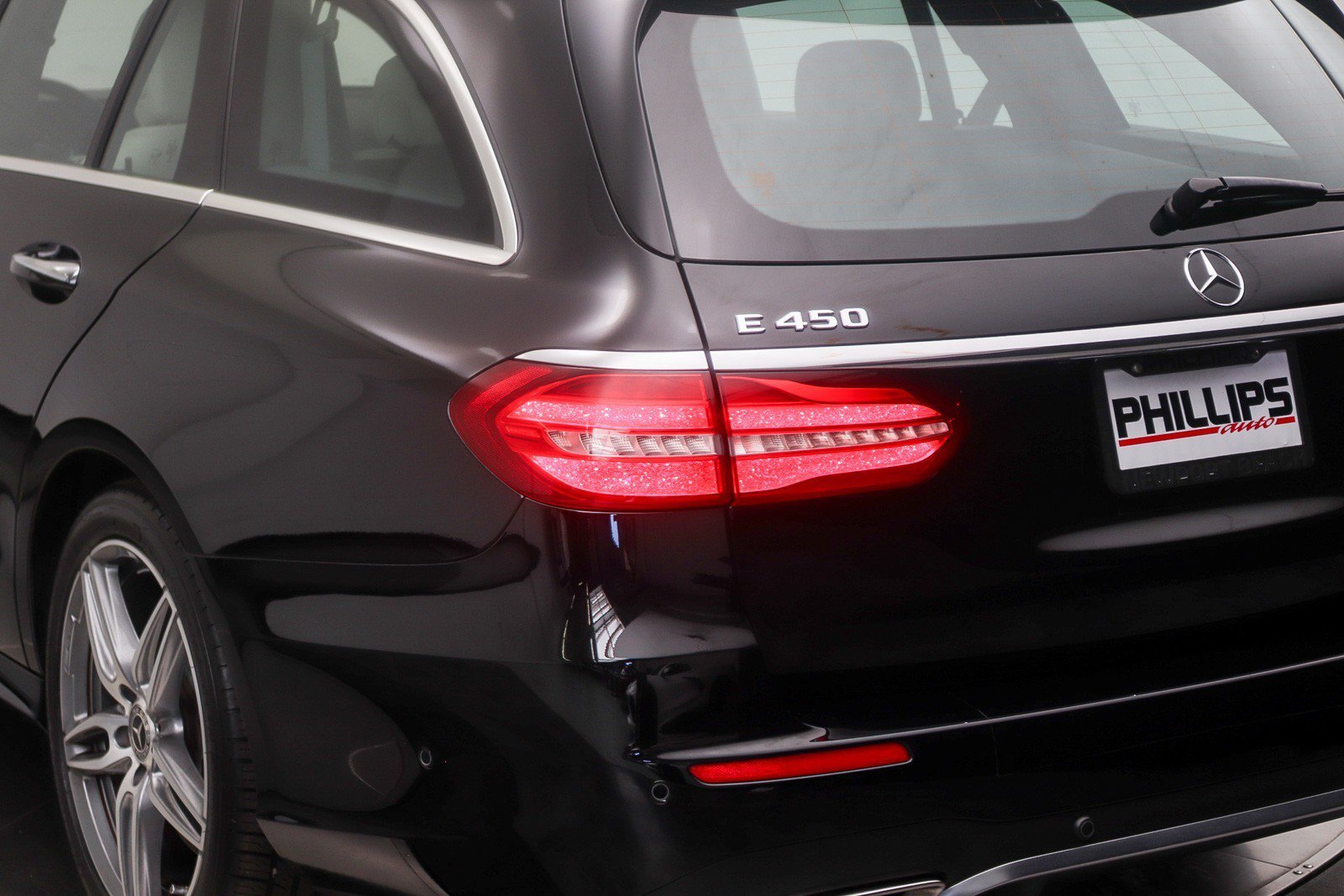 Used 2019 Mercedes-Benz E 450 4MATIC Wagon image 11