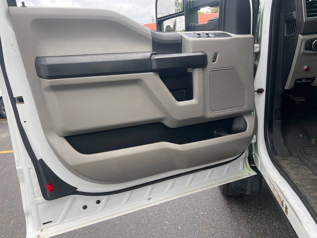 Used 2018 Ford F550 4x4 SuperCab Super Duty image 12