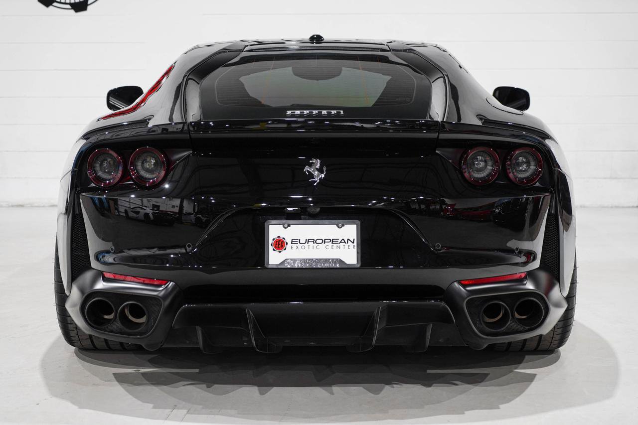 Used 2019 Ferrari 812 Superfast RWD image 3