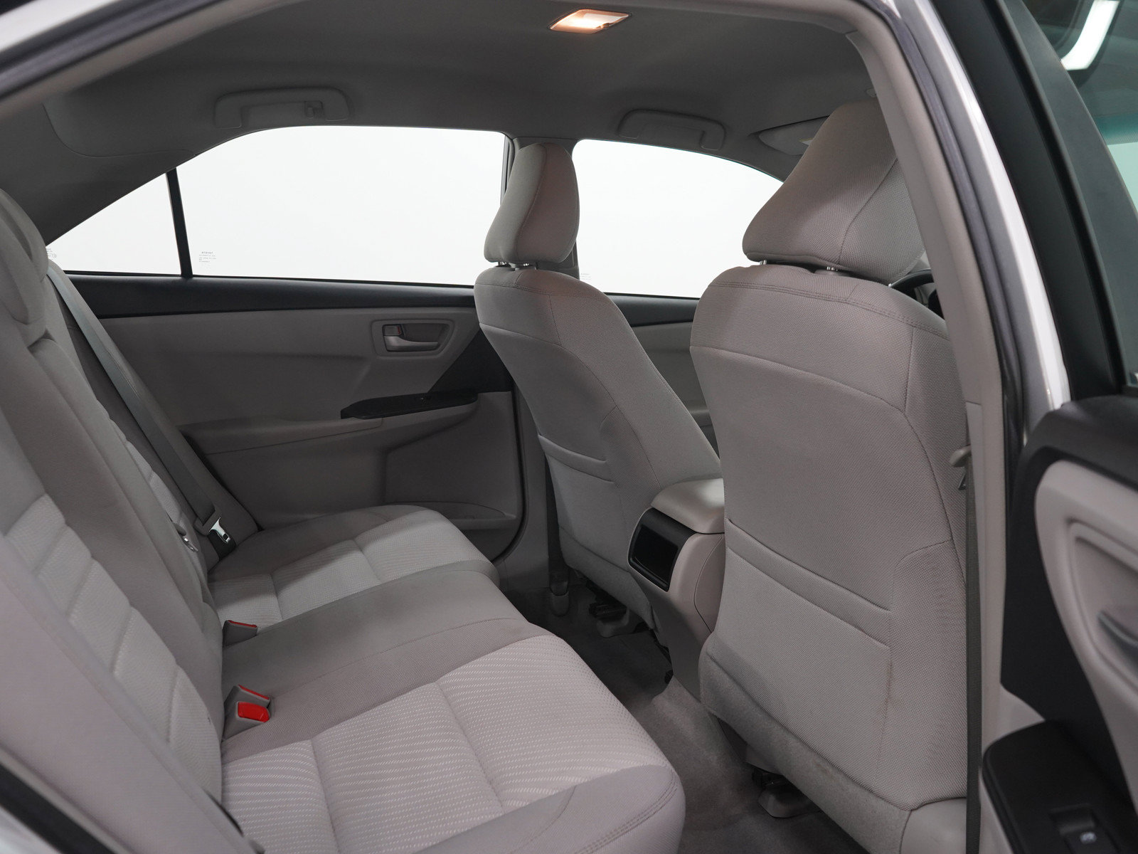 Used 2016 Toyota Camry LE FWD image 12