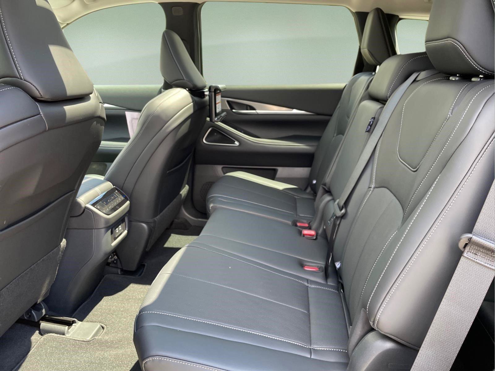 New 2027 INFINITI QX60 Luxe w/ Family Package AWD/4WD image 15