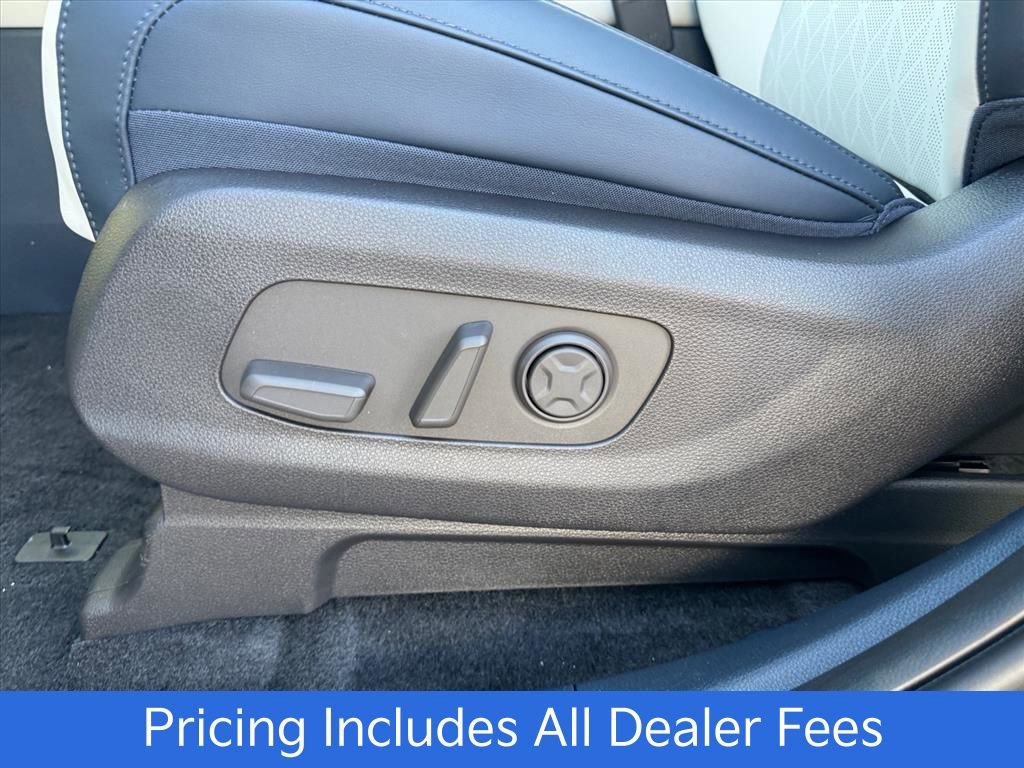 New 2026 Kia Carnival SX w/ SX Dark Edition Package FWD image 12