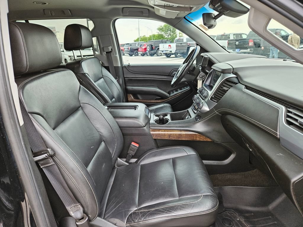 Used 2018 Chevrolet Suburban LT AWD/4WD image 34