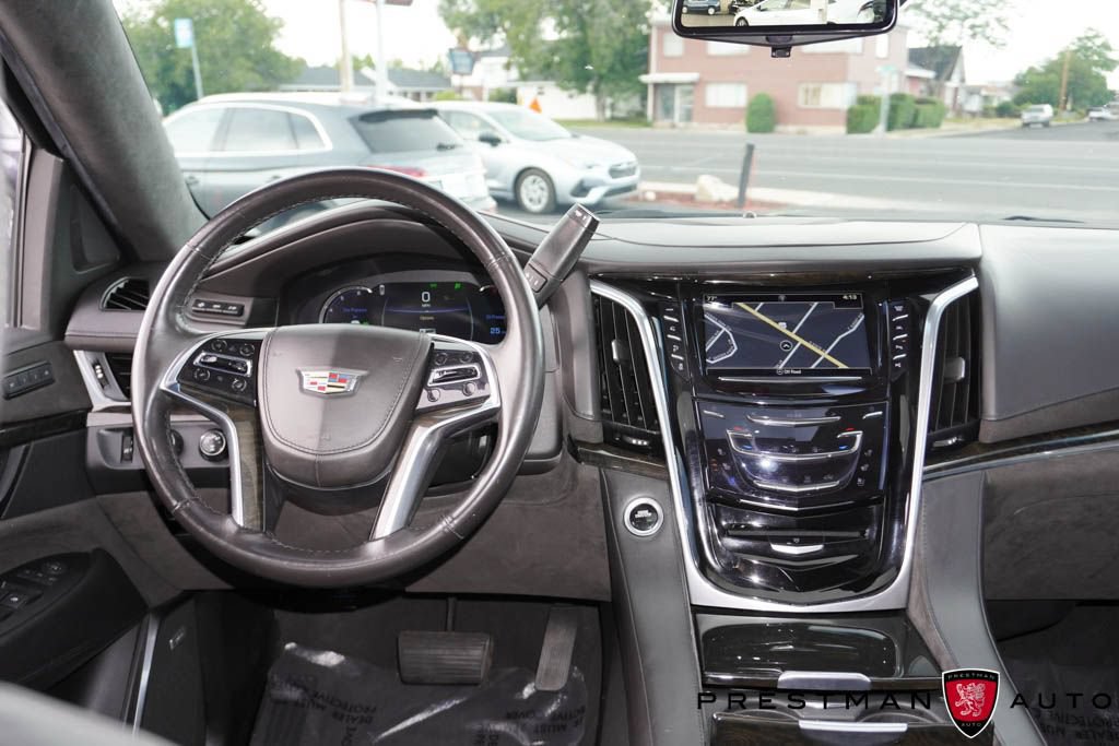Used 2019 Cadillac Escalade Platinum AWD/4WD image 2
