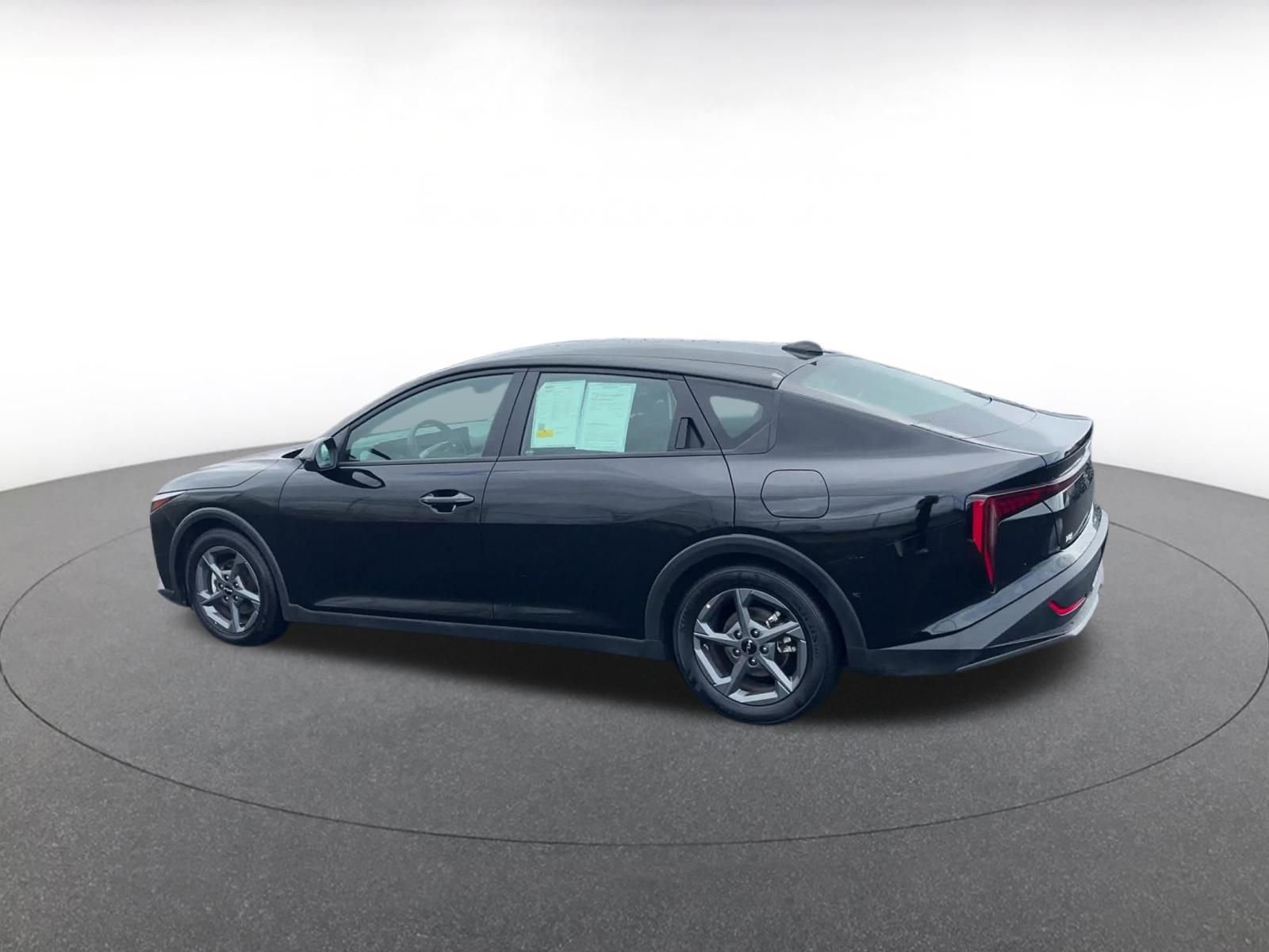 Used 2025 Kia K4 LXS image 10