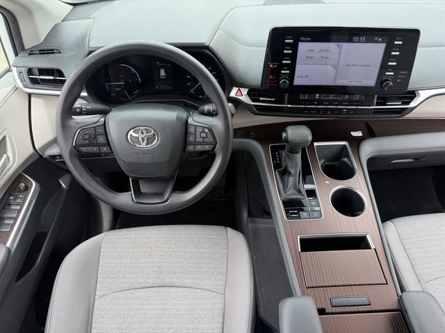 Used 2023 Toyota Sienna LE FWD image 11