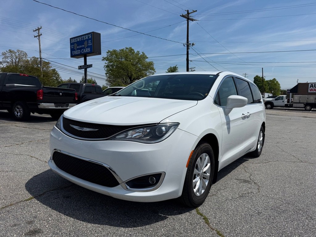 Used 2018 Chrysler Pacifica Touring Plus image 1