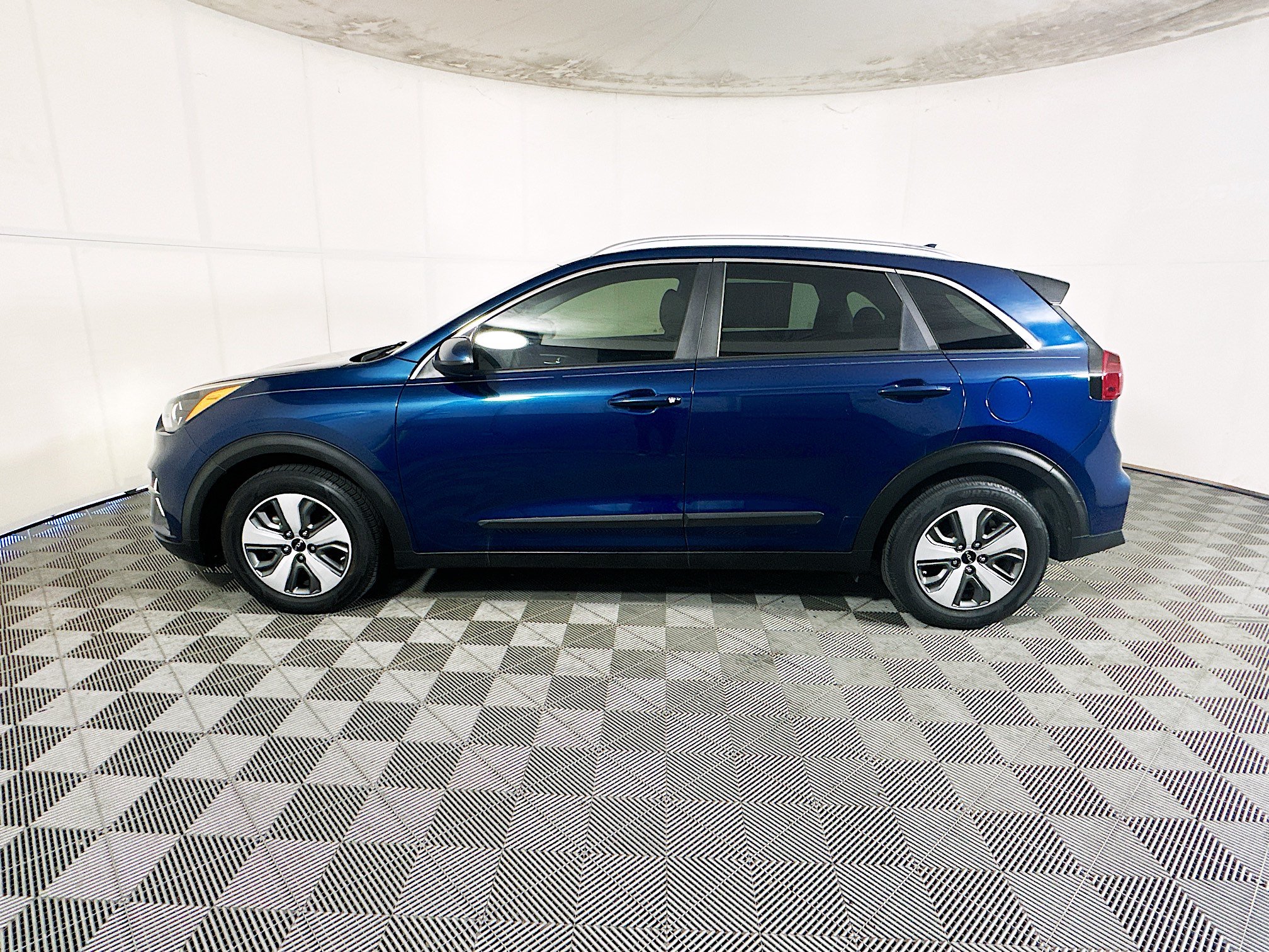 Used 2022 Kia Niro LX FWD image 6