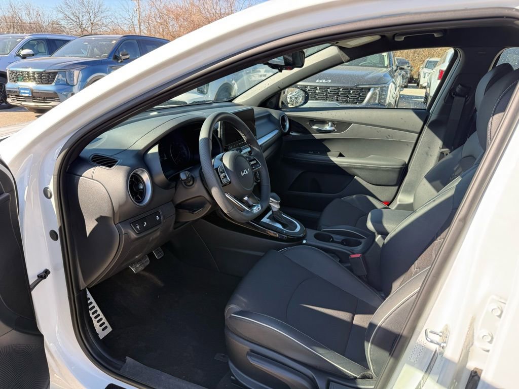 Certified 2023 Kia Forte GT-Line image 6