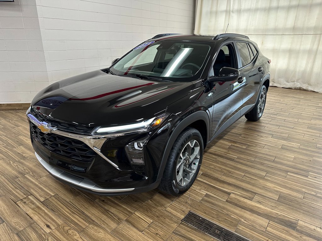 Used 2024 Chevrolet Trax LT image 1