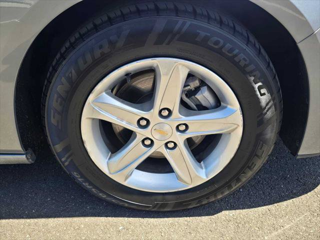 Used 2024 Chevrolet Malibu LT FWD image 9