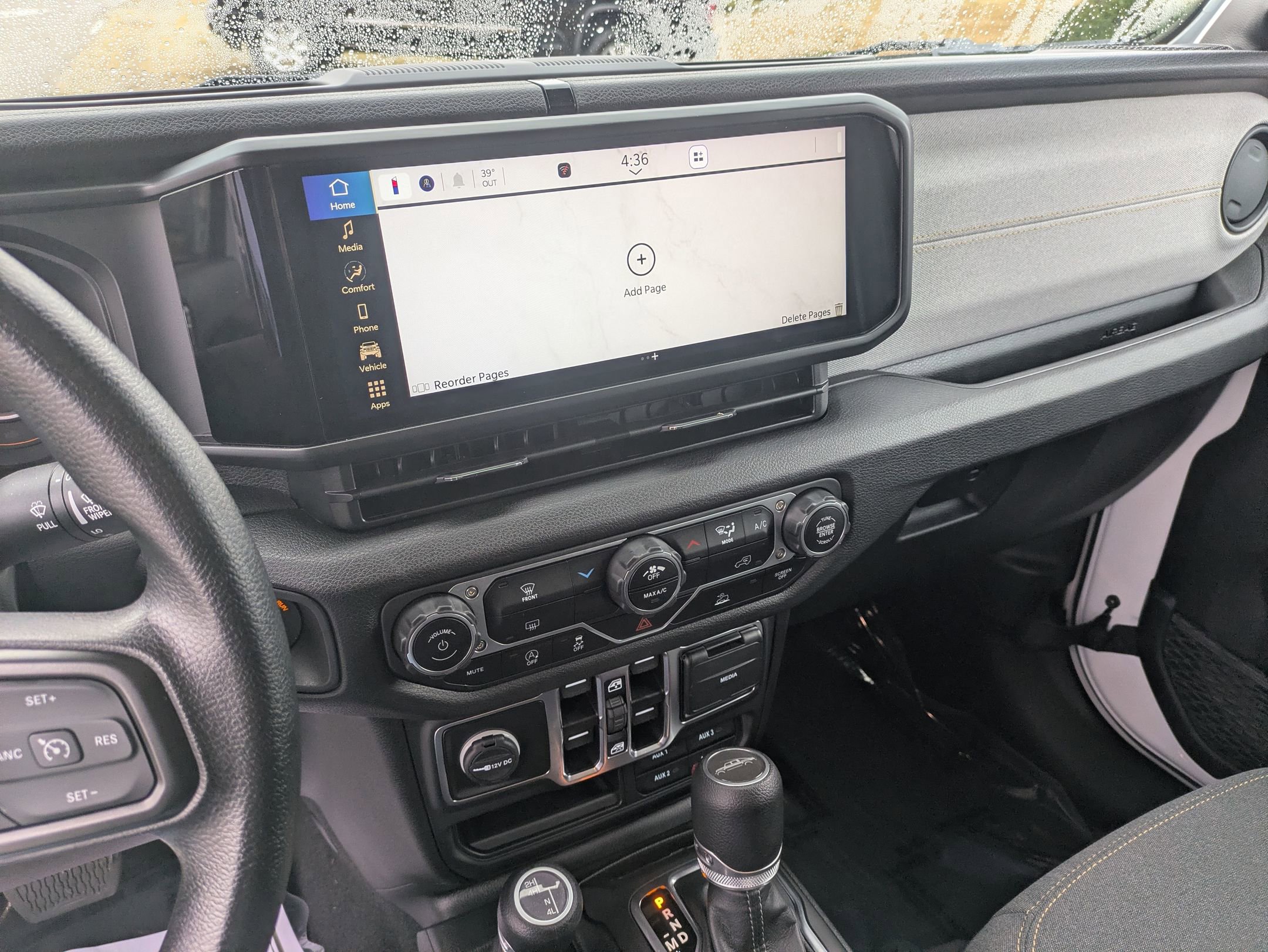 Used 2025 Jeep Gladiator Sport image 16