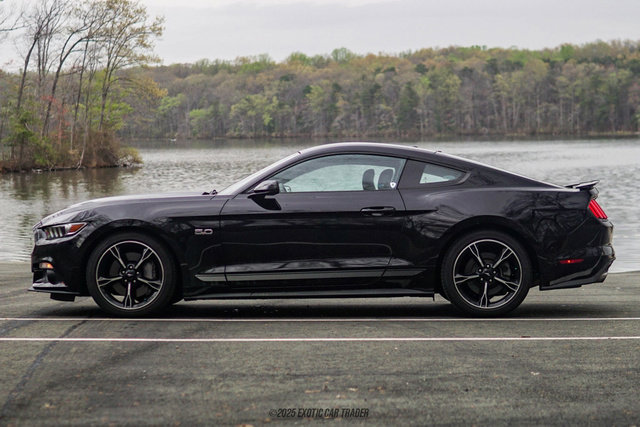 Used 2017 Ford Mustang GT Premium image 3