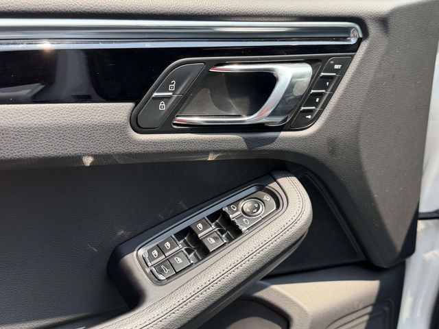 Certified 2023 Porsche Macan S AWD/4WD image 21