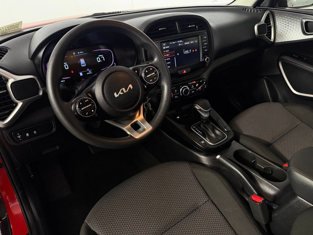 Used 2023 Kia Soul LX FWD image 13