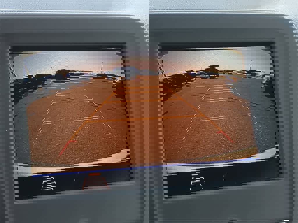 Used 2020 Chevrolet Equinox LT w/ Driver Convenience Package image 27