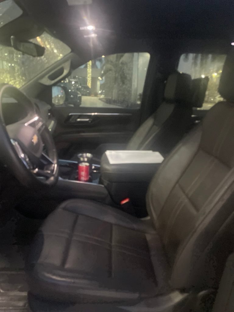 Used 2025 Chevrolet Tahoe High Country AWD/4WD image 6