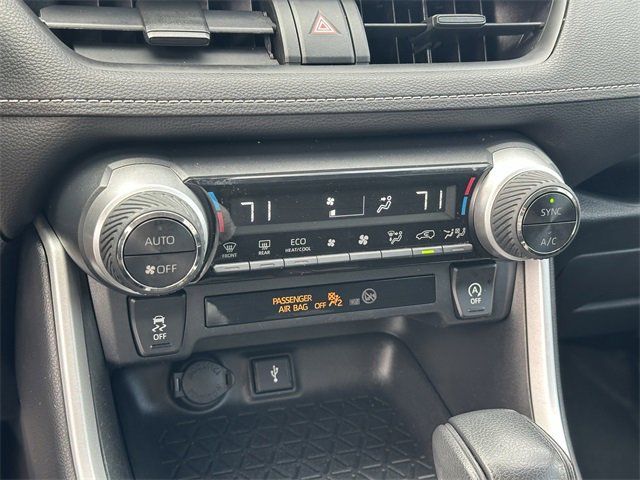 Used 2020 Toyota RAV4 XLE image 19