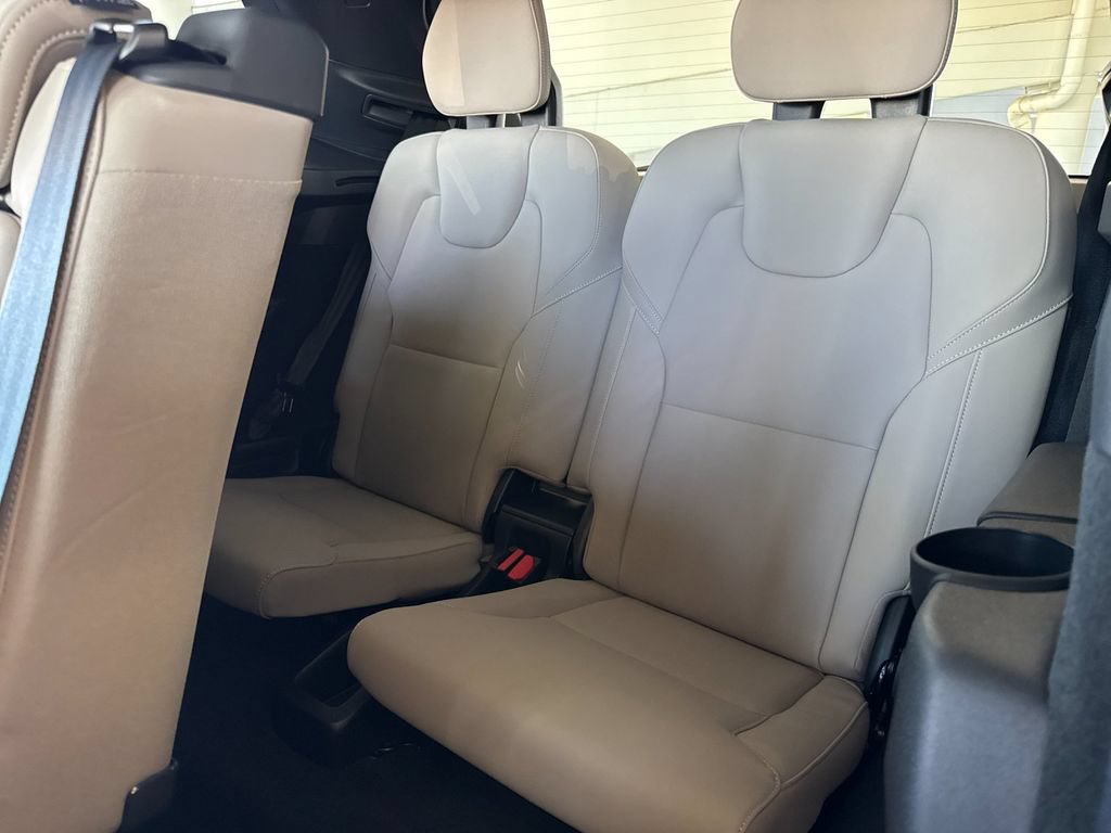 New 2026 Volvo XC90 B5 Plus AWD/4WD image 14
