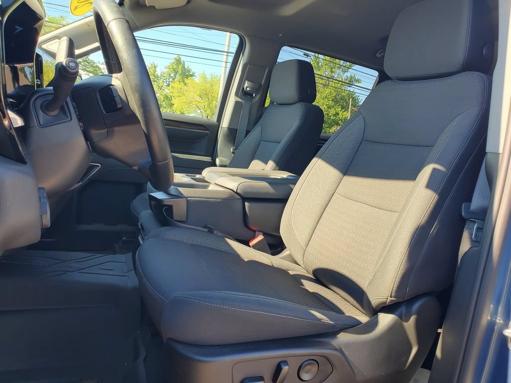 Used 2024 Chevrolet Silverado 1500 LT AWD/4WD image 5